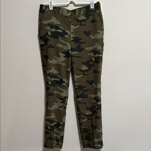 Women’s camo Banana Republic casual pants